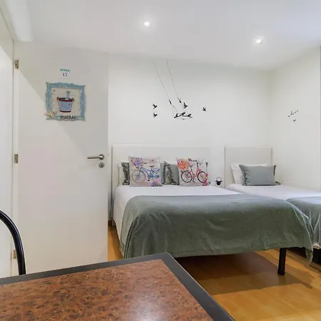 בית נופש Family House אבאירו