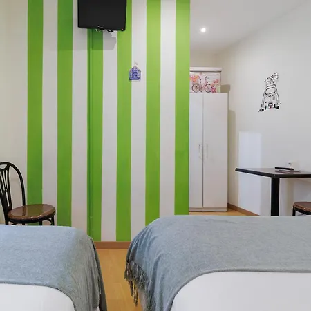 Family House בית נופש *
