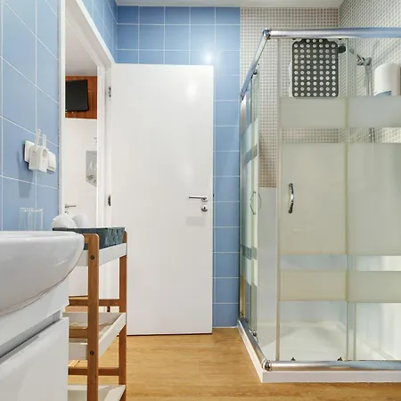 בית נופש Family House אבאירו