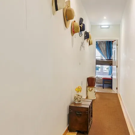 בית נופש Family House אבאירו